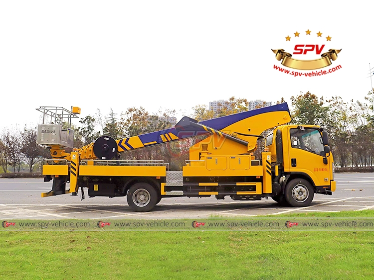 SPV Bucket Lift Truck ISUZU - Right Side View